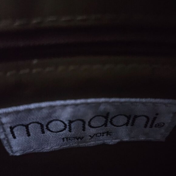 Mondani New York Black Leather Magnetic Closure Shoulder Bag - Picture 9 of 13